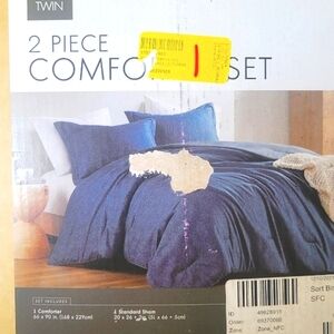 Brand new Twin comforter set